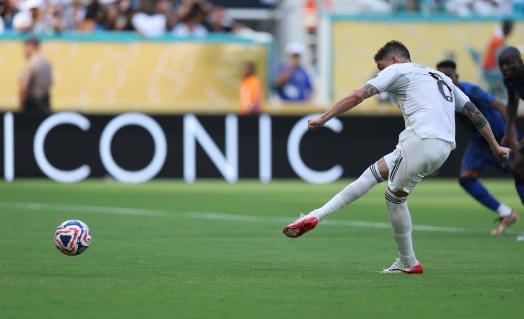 率队大胜！混血潜力新秀朱正首秀砍下26分8助攻